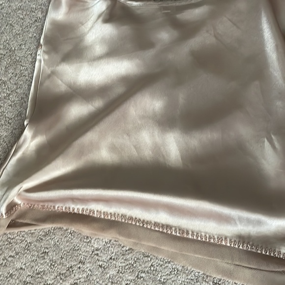 Medium cami with beaded details,nice when combined with low rise jeans - Picture 4 of 10